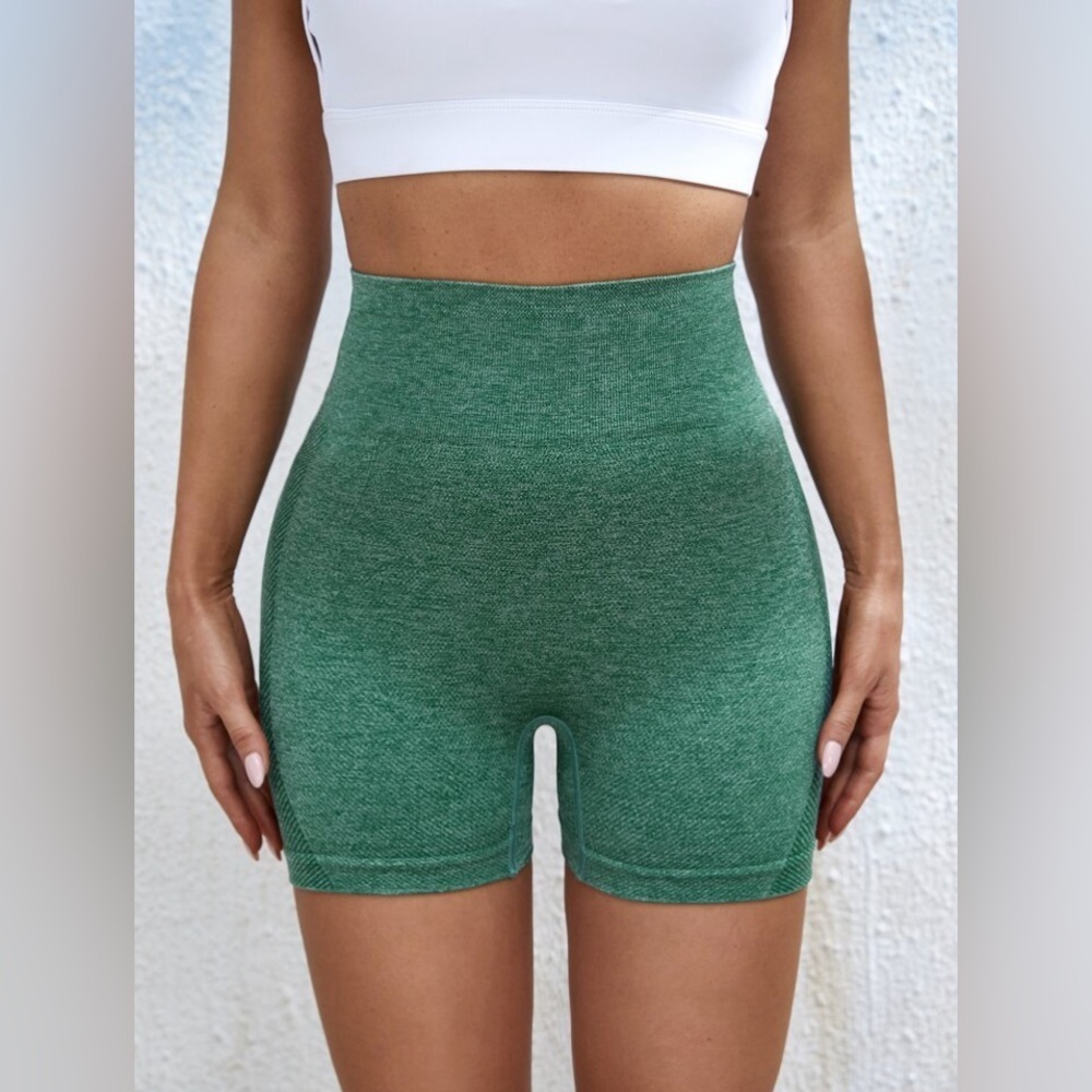 Off Brand Green Seamless Ruched Wideband Waist Athletic Shorts Biker Shorts L